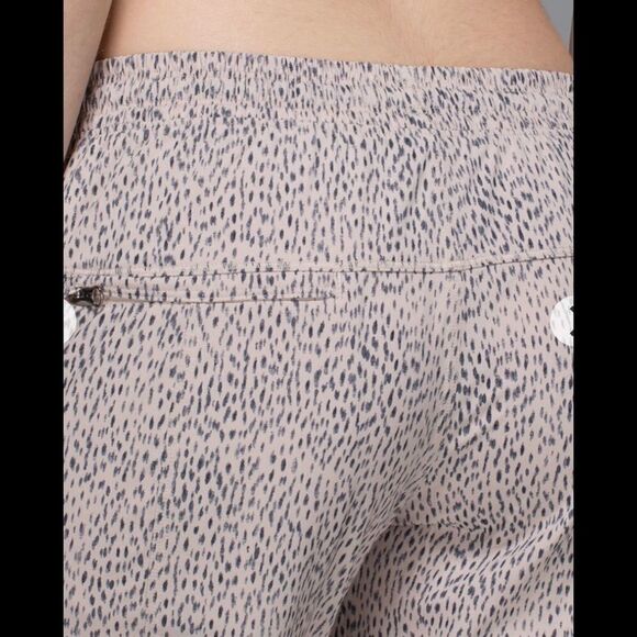Lululemon Step Lively Crop Pant size 4 - Picture 9 of 12